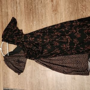 4SI3NNA Dark Floral Side-Ruched Split Decision Surplice Midi Dress Size Small